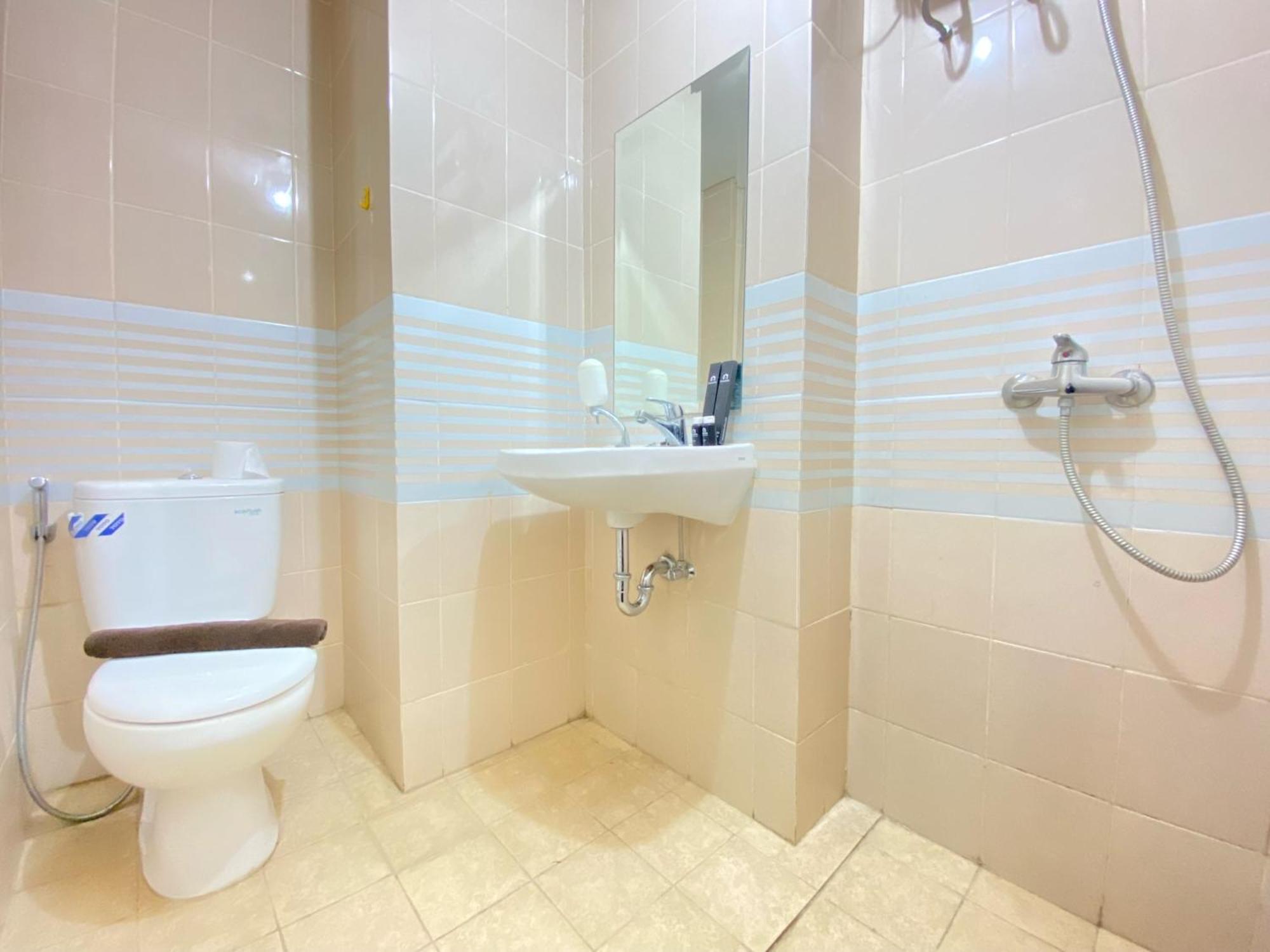 Minimalist And Spacious 1br At Parahyangan By Travelio * Bandung